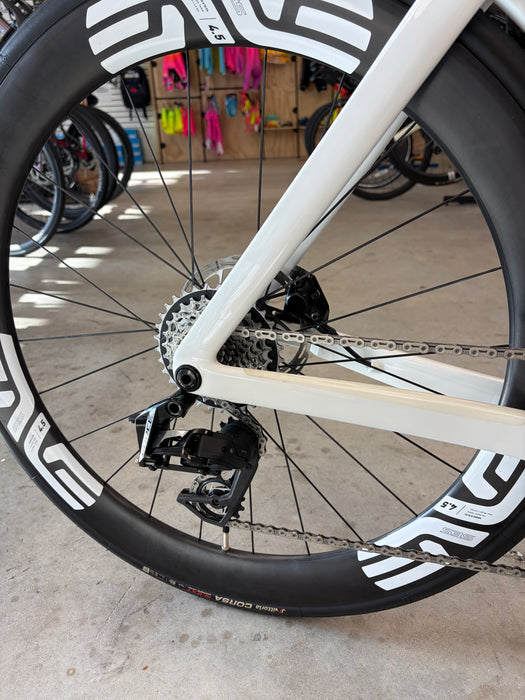 Colnago Y1Rs - SRAM Force E1, ENVE WS SES 4.5 Wheels - Demo