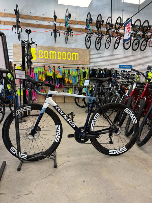 Colnago C68, Shimano Ultegra Di2 Disc 12s, ENVE 4.5 Wheels