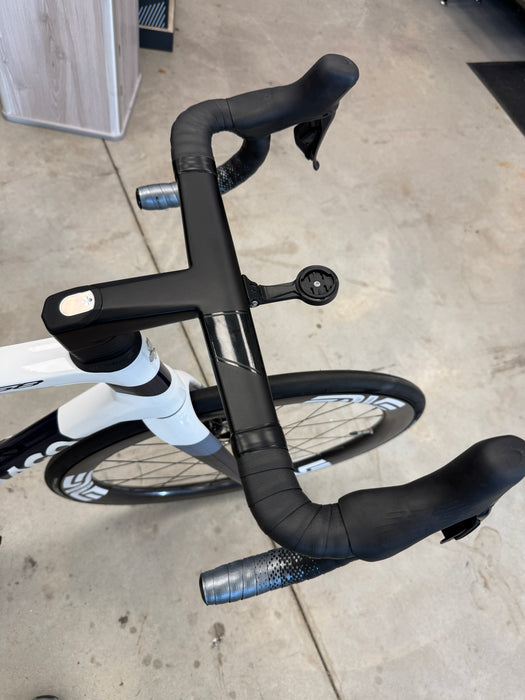 Colnago C68, Shimano Ultegra Di2 Disc 12s, ENVE 4.5 Wheels