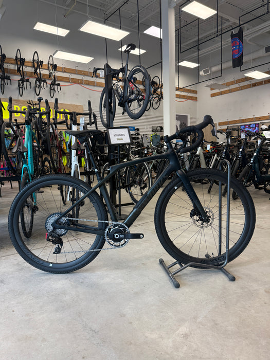 Specialized Diverge S-WORKS Gravel Bike, SRAM Force E1, Carbon wheels