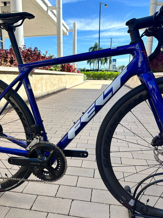 Felt FR Advanced 105 Di2 road bike in blue