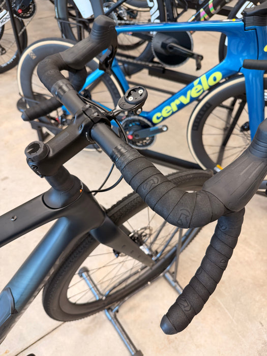 Specialized Diverge S-WORKS Gravel Bike, SRAM Force E1, Carbon wheels, size 56CM, 2024 - USED