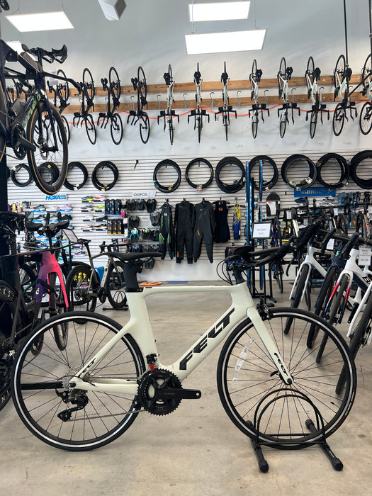 Felt B | Performance | 105