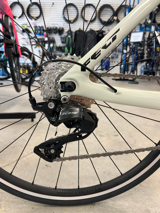 Felt B | Performance | 105