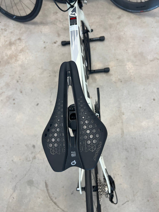 Felt B | Performance | 105