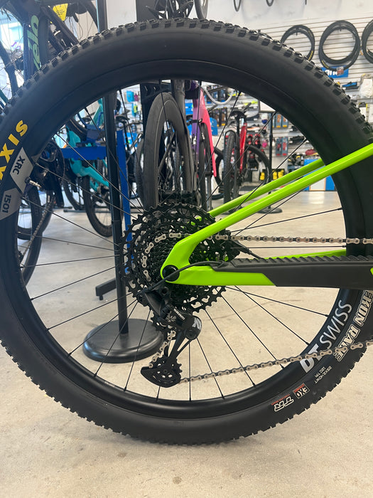 Santa Cruz Blur 4 C TR, DT Swiss Carbon Wheels, R-kit - Mountain Bike