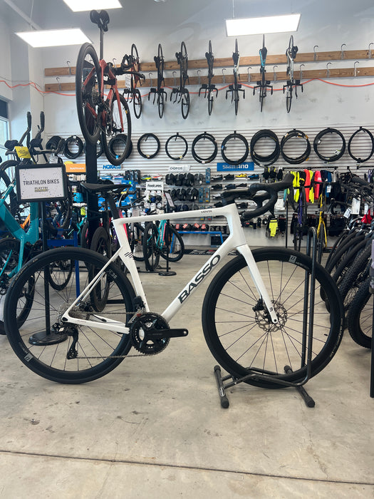 Basso Venta R Shimano 105 Di2 with Carbon Wheels, size 56 - Pre-owned