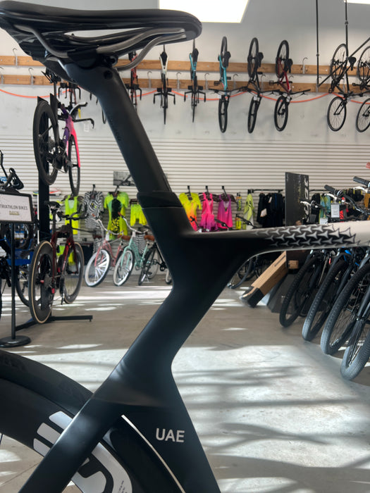 Colnago Y1Rs - SRAM Red E1, ENVE WS SES 6.7 Wheels