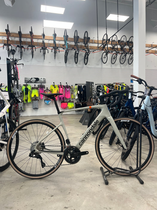 Cannondale Synapse Carbon 4 Road bike, Shimano 105 Di2