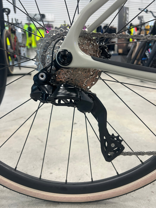 Cannondale Synapse Carbon 4 Road bike, Shimano 105 Di2