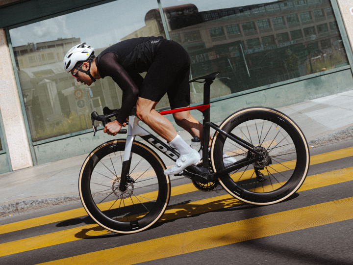 LOOK 795 Blade RS 3, Dura Ace Di2, Mavic Comete SLR 50 Wheelset - Road Bike